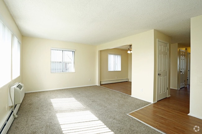 2BR, 1BA - 860 SF - Summit Northside