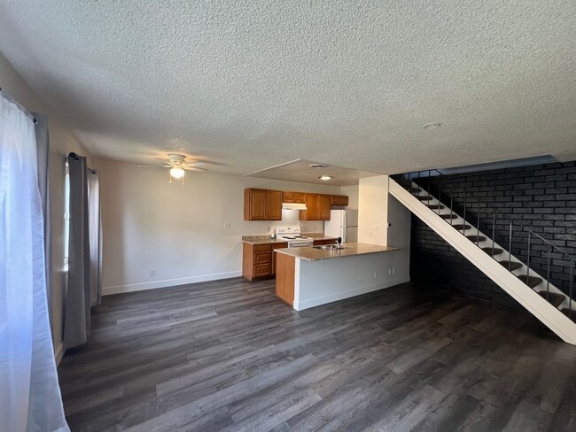 Photo - 2404 Yorkton Ave Unit 3
