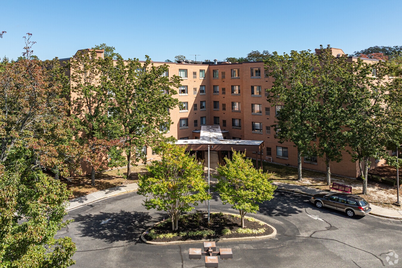 Photo - Highland Plaza