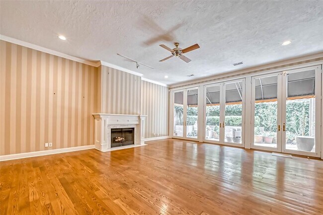 Building Photo - 1331 Bissonnet St