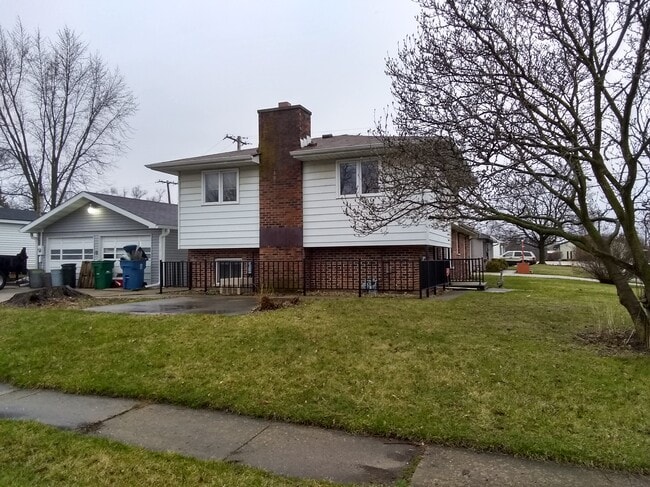 1100 Rahill Ct