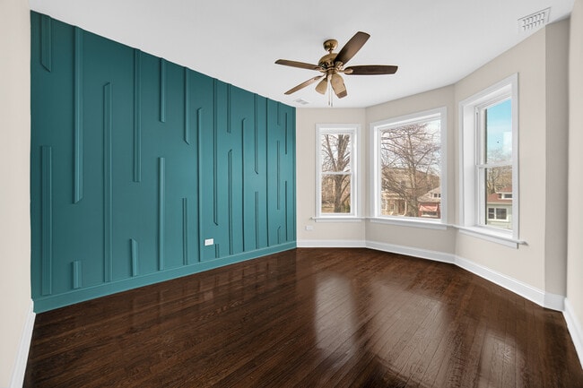 Photo - 7011 S Prairie Ave