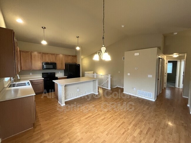 Photo - 7803 Guinness Way