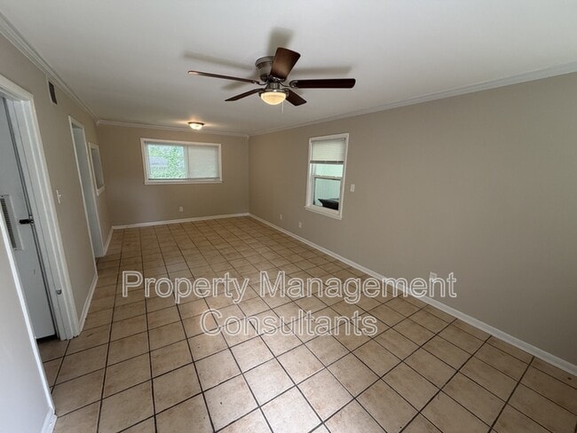 Photo - 2200 Norwood Dr NW