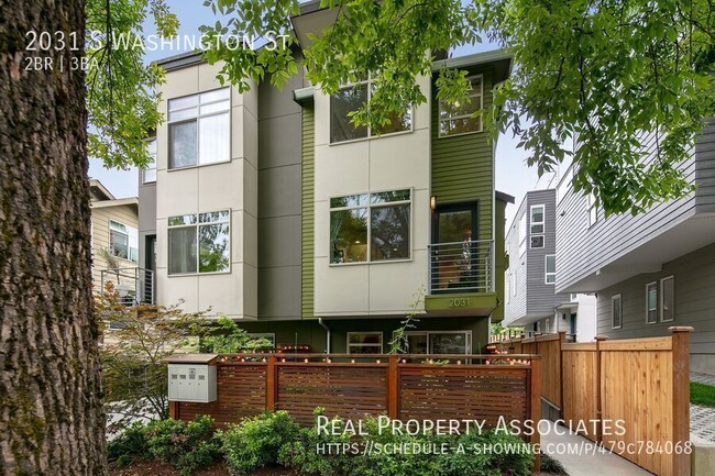 Building Photo - 2031 S Washington St Rental