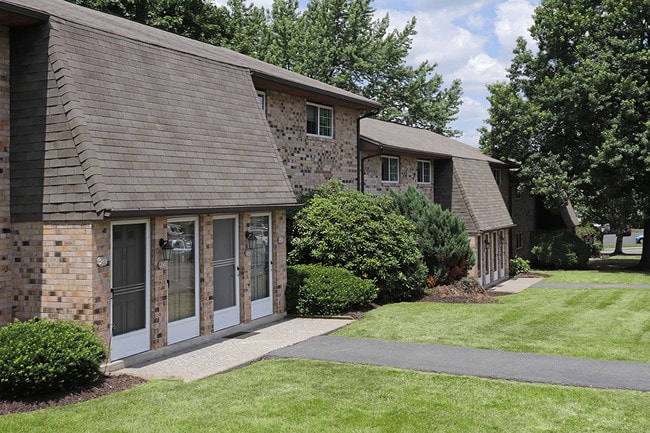 Building Photo - Macungie Village