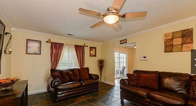 Photo - 7 Willow Breeze Ct