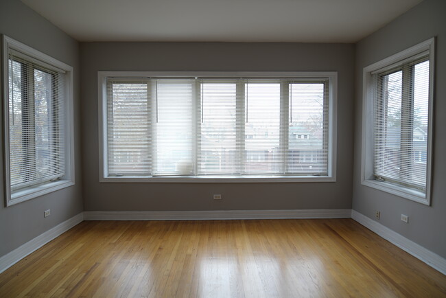 Living Room - 7332 S Wabash Ave Apartments Unit 2