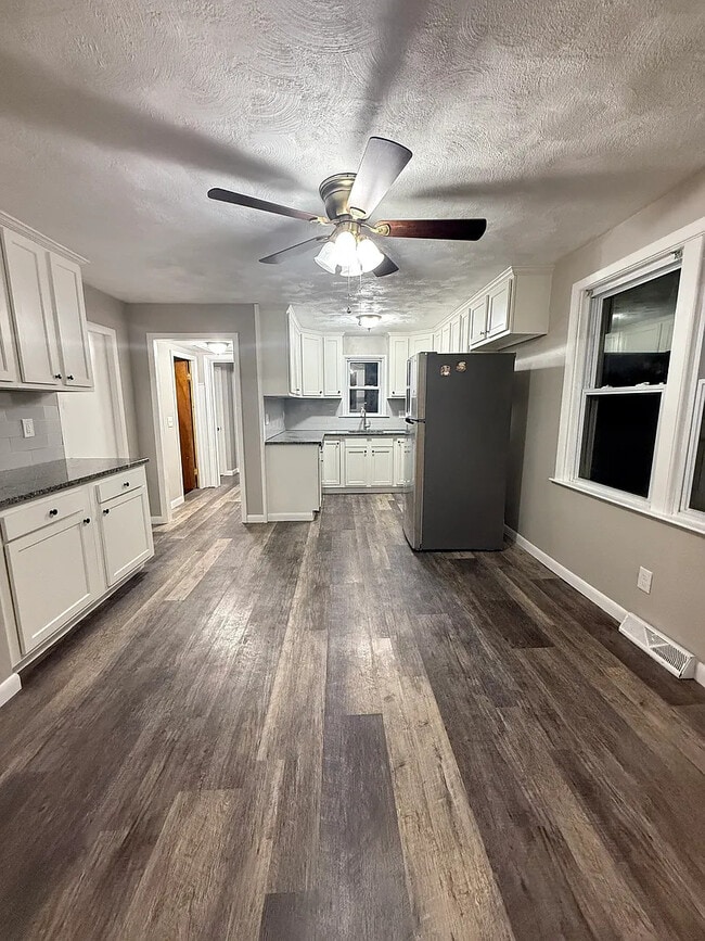 Photo - 80 Gladstone St Unit 1