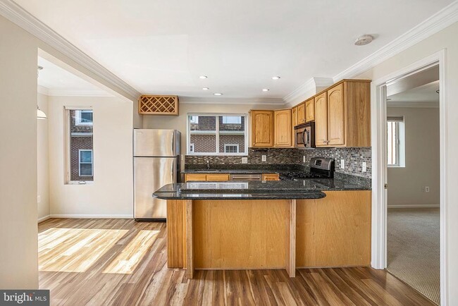 Building Photo - 416 S Veitch St Unit 204 Rental