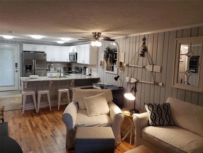 Building Photo - 200 Captains Walk Cir Unit 302