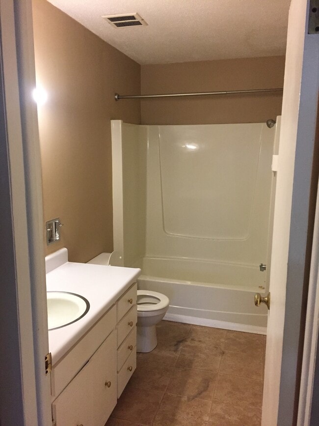 Photo - 493 Barnett Dr Unit 1