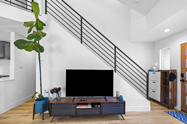 Building Photo - 1903 Albury Cove