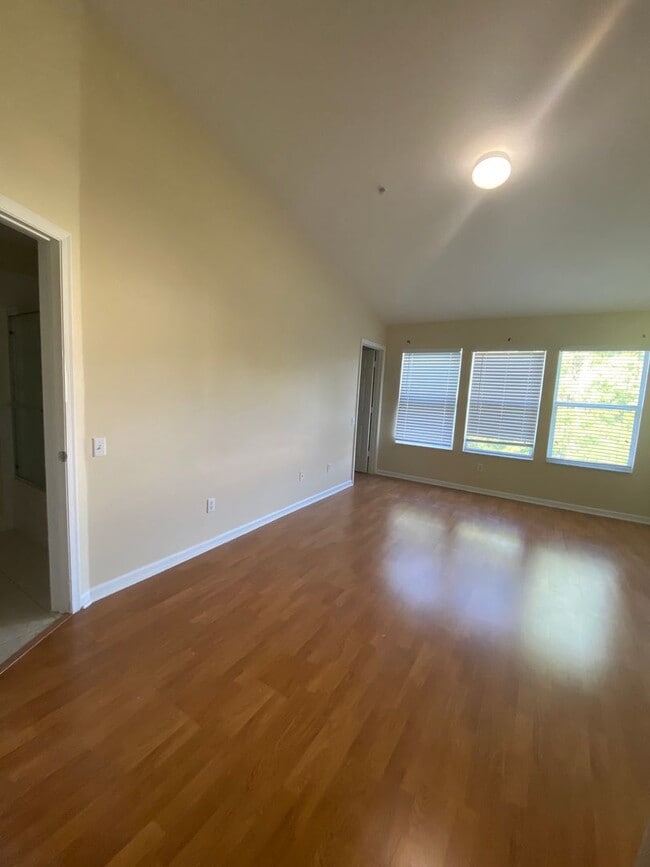 Photo - LAKEVIEW TOWNHOME FOR RENT - STONEBRIDGE C...
