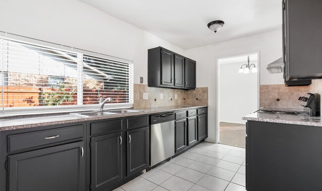 Photo - Plano 3-2-2 with 2 Living 2 Dining