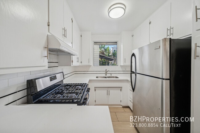 Photo - 1215 Hayworth Ave Unit 104