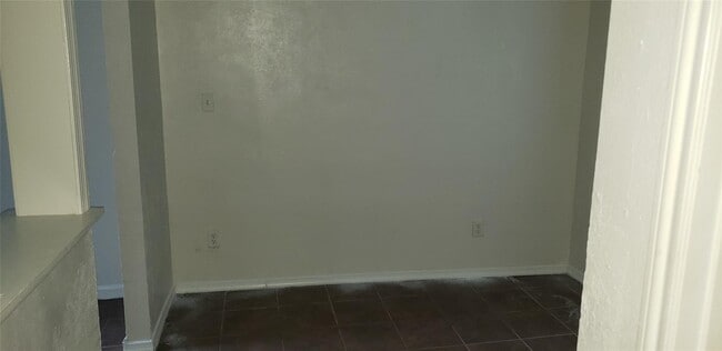 Building Photo - 302 71st St Unit 2 Rental