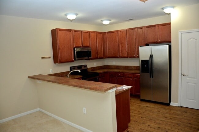 Photo - ENJOY CAREFREE LIVING AT IT'S BEST W/ PRIME LOCATION NEAR TOWN CENTER!!