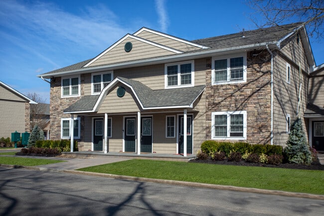 Fairfield Courtyard at Bayport
