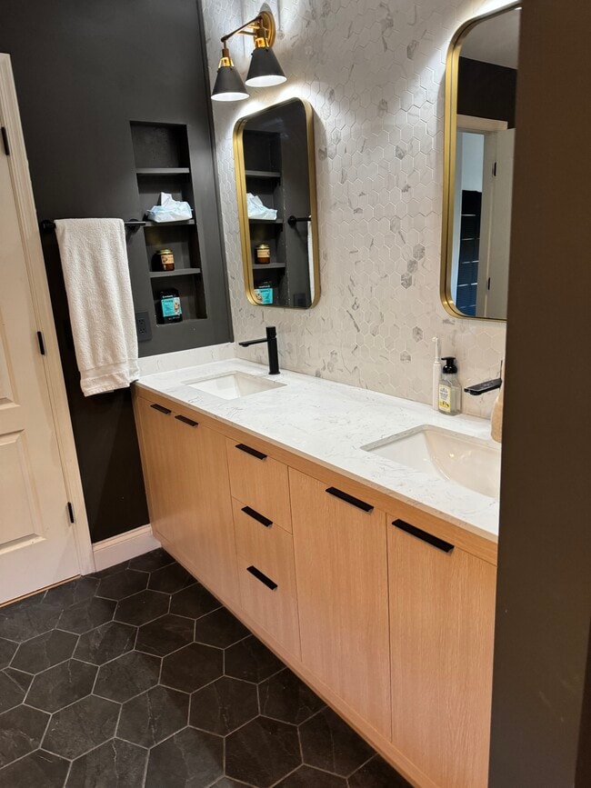 Photo - 5357 Blue Aster Cir