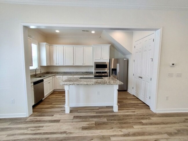 Photo - LUXURIOUS HIGH-END 2-story townhome in Market Common - walk to everything!