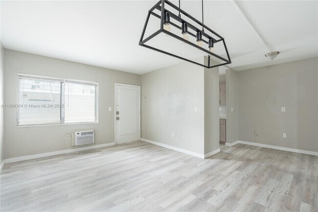 Photo - 7311 Gary Ave Unidad 7
