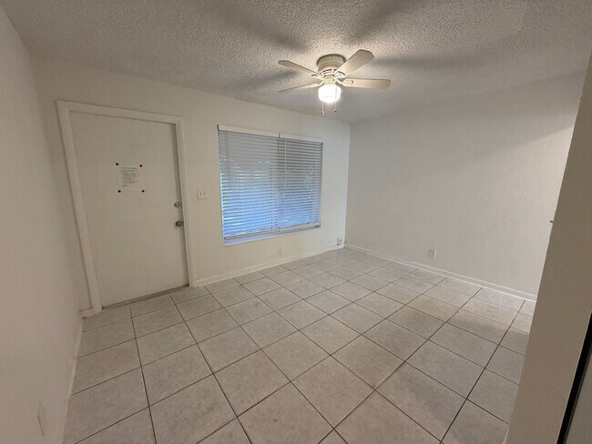 Photo - 161 NW 43rd Ct Unit 2