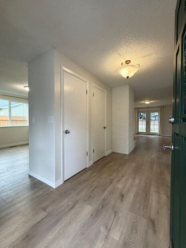 Photo - Beautiful 4 bed 2 bath home in Boise just off E Bergeson St