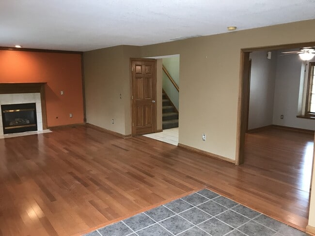 Photo - 5726 Fox Mill Run