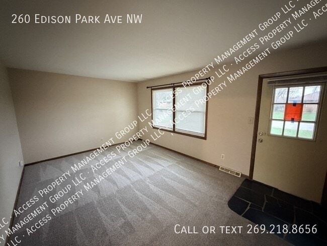Photo - 260 Edison Park Ave NW