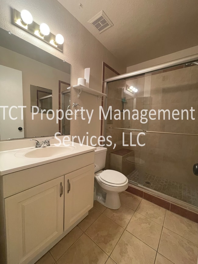 Photo - Private yard in the heart of Tempe!