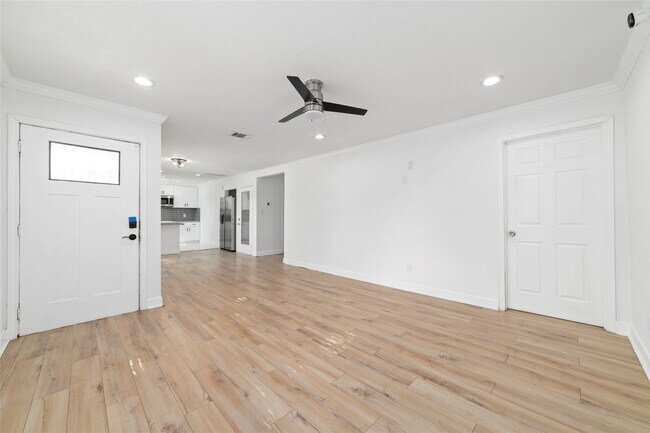 Photo - 7125 Conley St