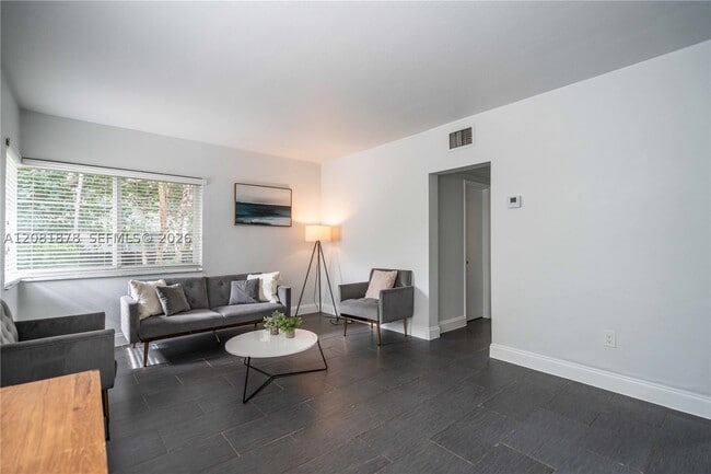 Photo - 104 Bay Dr E Unit 104