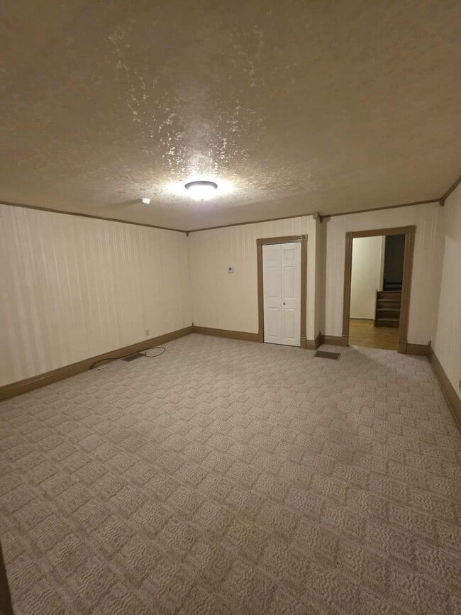 Photo - 1 Bedroom 1 Bathroom House For Rent *With ...