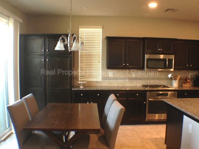 Photo - 1324 Royalty Way
