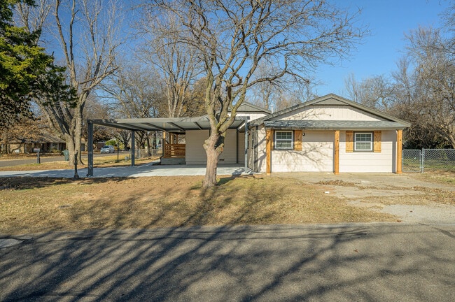 Photo - 416 Betty Ln