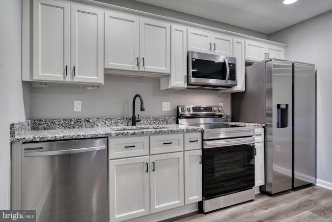 Photo - 6722 Brentwood Ave Unit 2FL