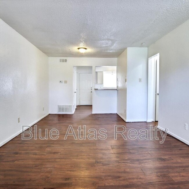 Photo - 2718 Wimbledon Ct