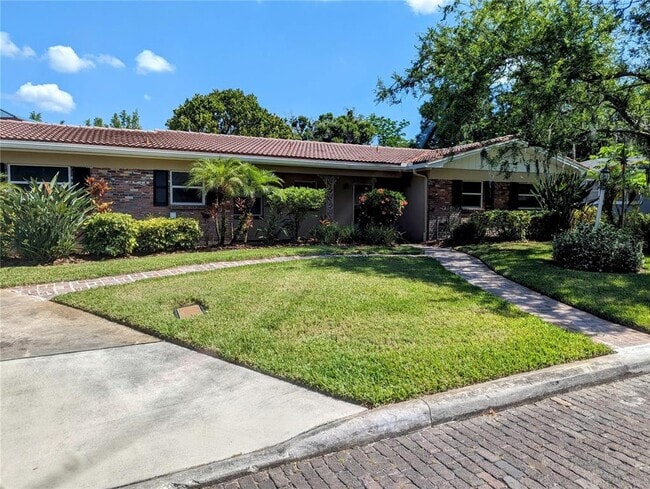 Photo - 1203 W Woodlawn Ave