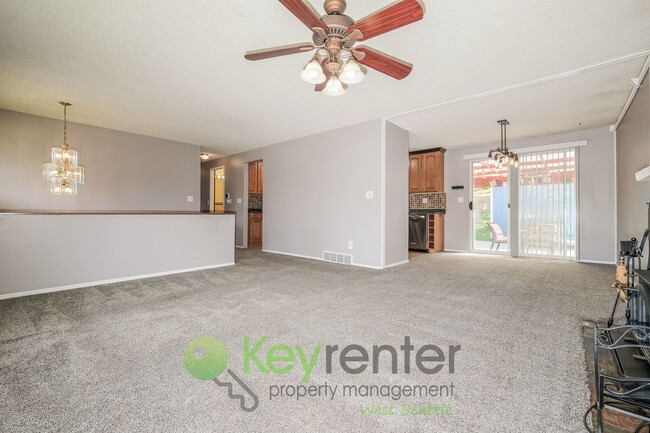 Photo - Des Moines 3 Bed Gem with Hot Tub and Spacious Layout