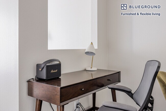 Photo - 13603 Marina Pointe Dr Unit FL5-ID1330