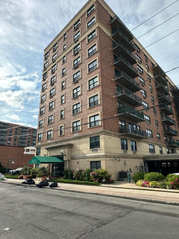Photo - 26 W Broadway Apartment Unit 301
