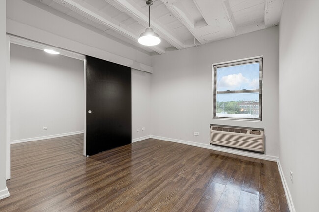 Photo - 5718 N Winthrop Ave Unit 310