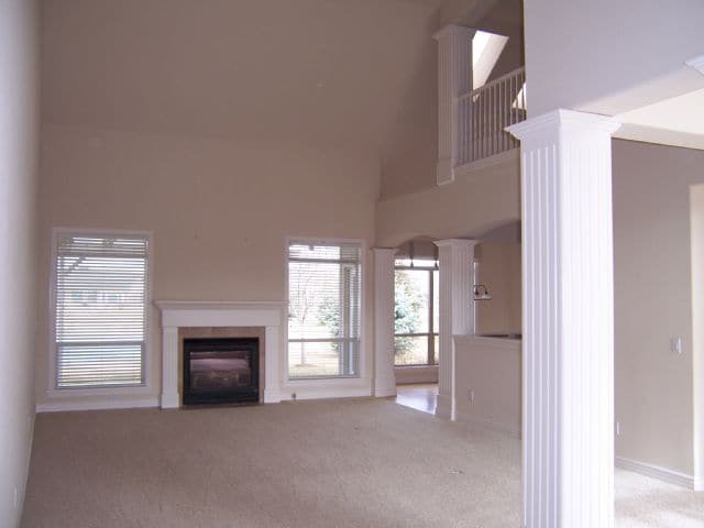 Photo - 576 E Riverchase Way Unit 576
