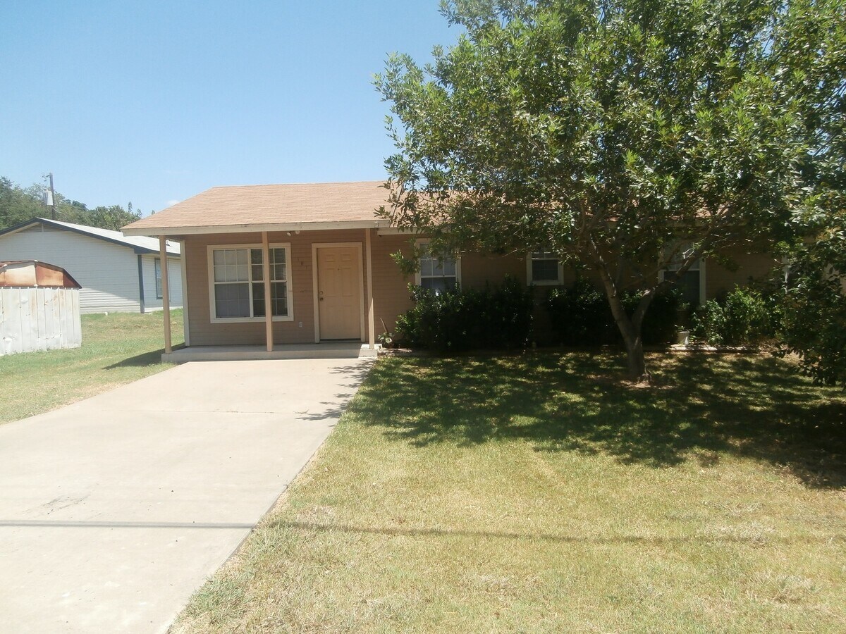 Photo - 101 E Avenue K House