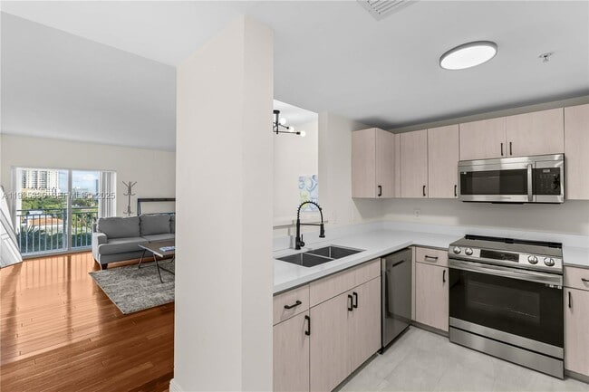 Photo - 50 Menores Ave Unit 522