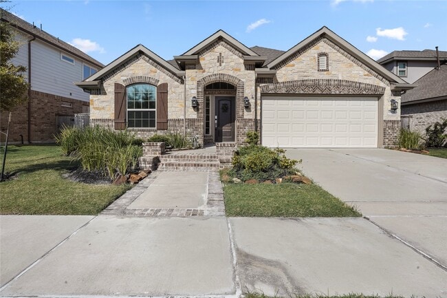 Building Photo - 15218 Kickapoo Cavern Dr