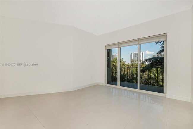 Photo - 20000 E Country Club Dr Unit 412