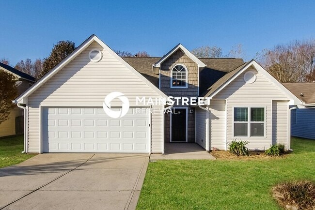 Building Photo - 3 Bedroom Pet-Friendly Home in MONROE, NC with Main Street Renewal