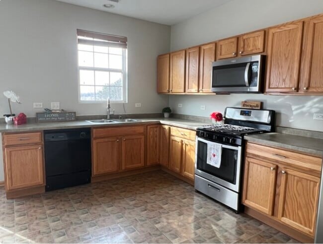 Photo - 2251 Beresford Dr